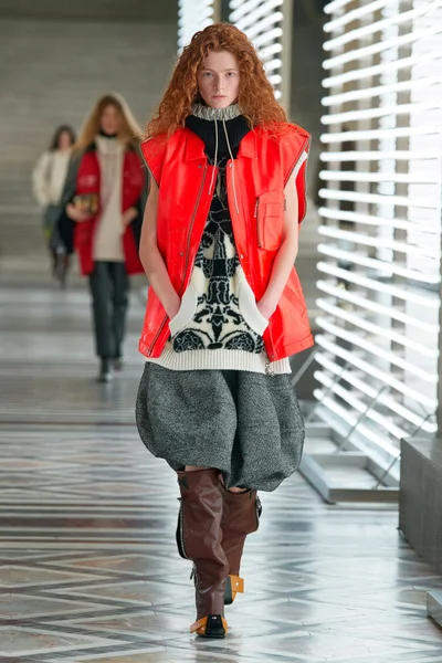 Look 13
